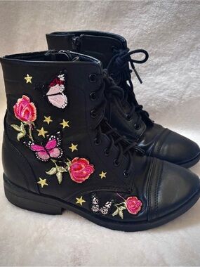 Steve Madden Girls Black Combat Boots Floral Butterfly Embroidered Size 3
